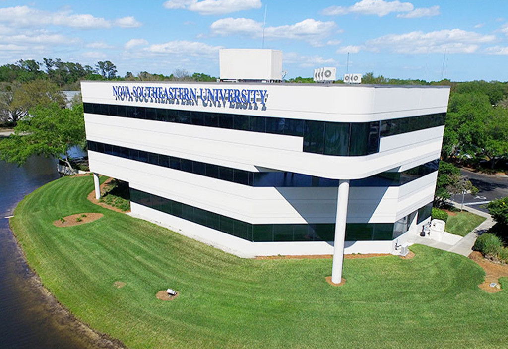 6675 Corporate Center Parkway in Jacksonville Florida sold for $9.4 million. NAI Hallmark represents both seller and buyer in the transaction.